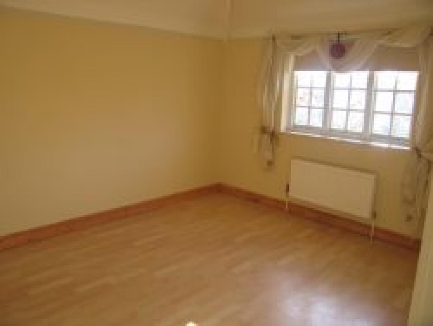 			NEW ON!, 2 Bedroom, 1 bath, 1 reception Flat			 East End Road, EAST FINCHLEY N3